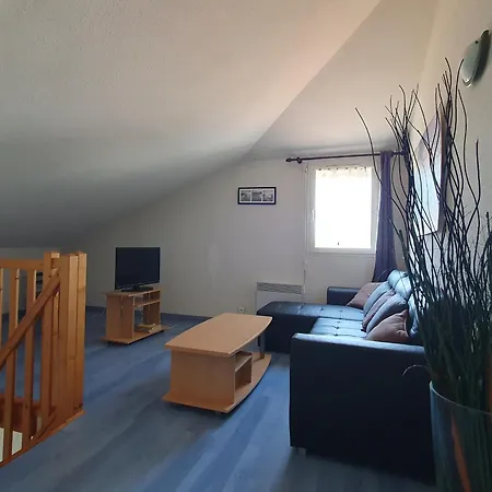 Hébergement de vacances Maisonnet à Deux Pas Des Commerces Et 400m De La Plage, - Fr-1-476-129