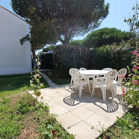 Maisonnet à Deux Pas Des Commerces Et 400m De La Plage, - Fr-1-476-129 Hébergement de vacances *