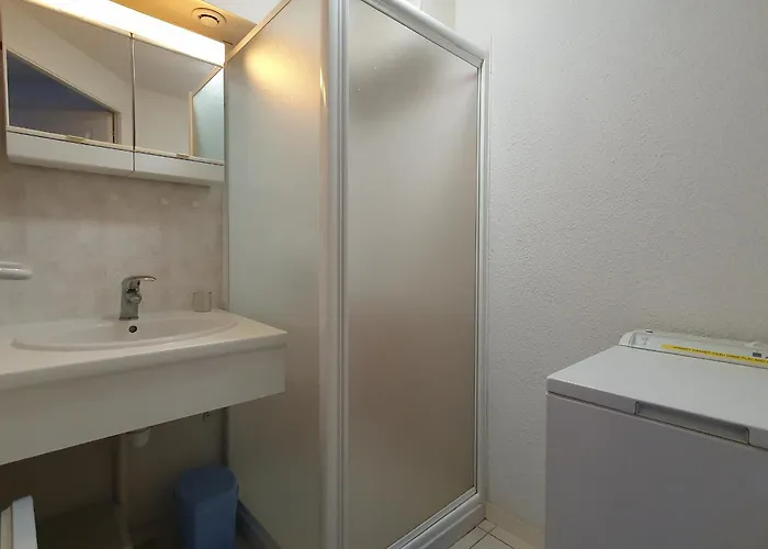 Maisonnet à Deux Pas Des Commerces Et 400m De La Plage, - Fr-1-476-129 Hébergement de vacances *