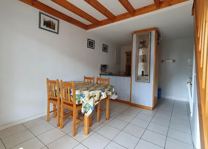 Maisonnet à Deux Pas Des Commerces Et 400m De La Plage, - Fr-1-476-129 *